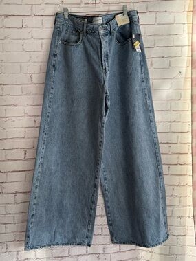 Super Wide Leg High-Rise Light Wash Jeans